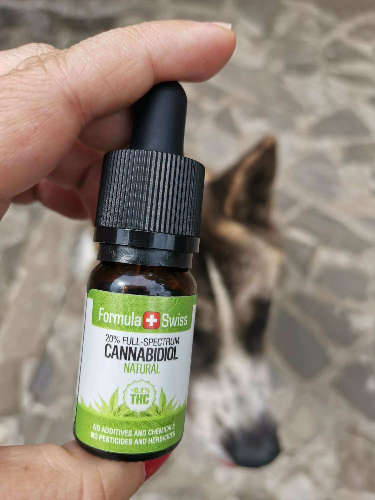 Formule Huile de CBD biologique suisse dans l'huile naturelle